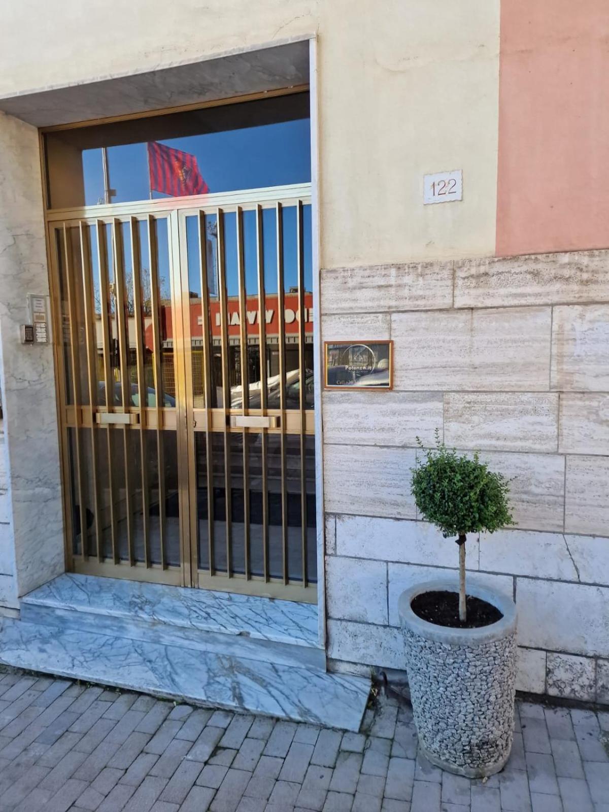 B&B Potenza It Exteriör bild